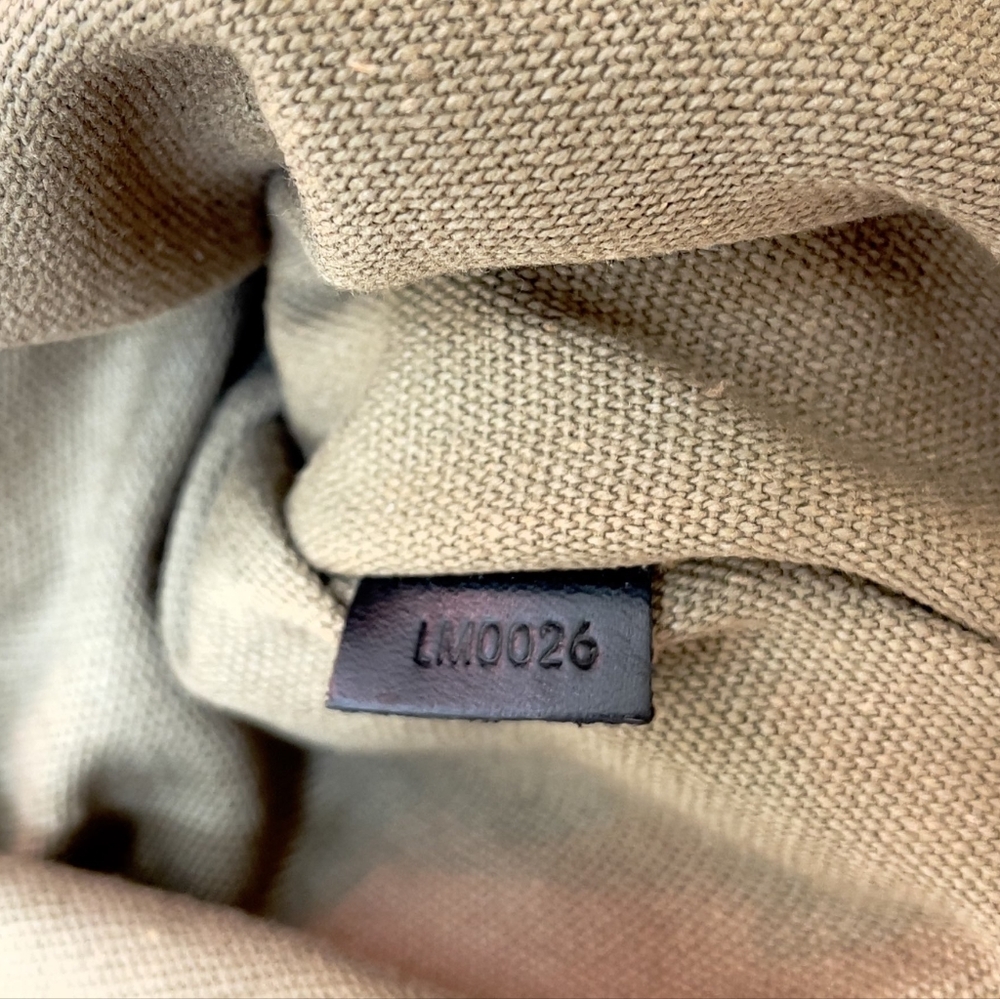 Louis Vuitton Shawnee Messenger Bag (Authentic) - Picture 7 of 11